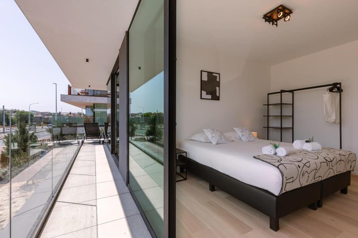 New, Luxurious And Modern Apartment With Private Parking Koksijde Kültér fotó