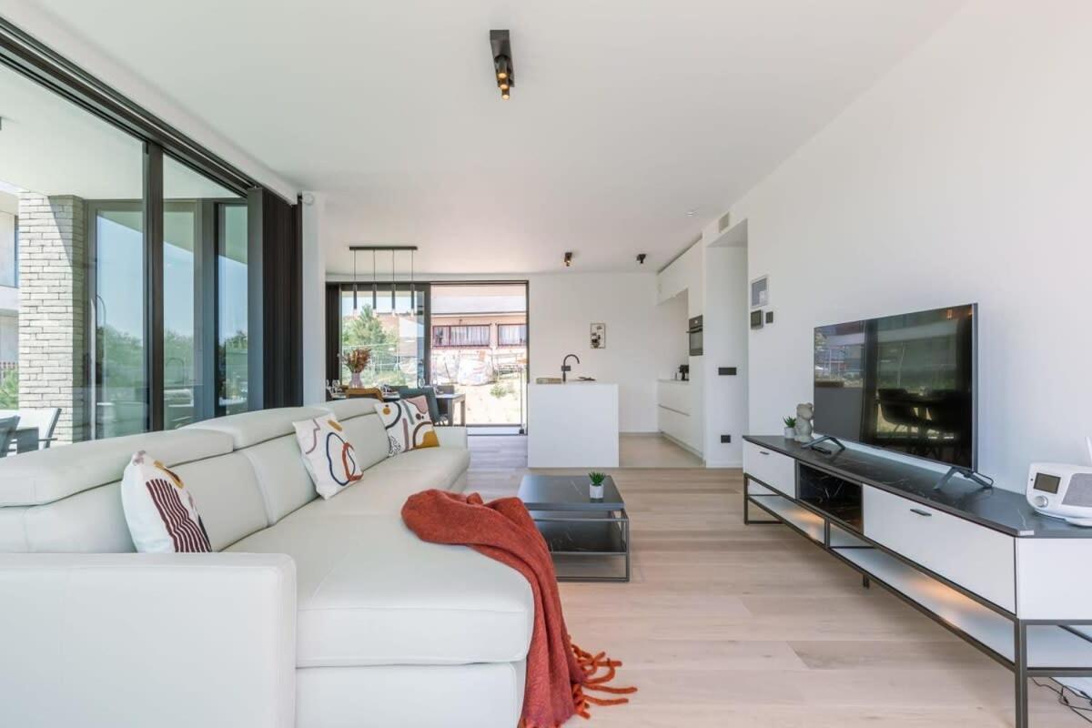 New, Luxurious And Modern Apartment With Private Parking Koksijde Kültér fotó
