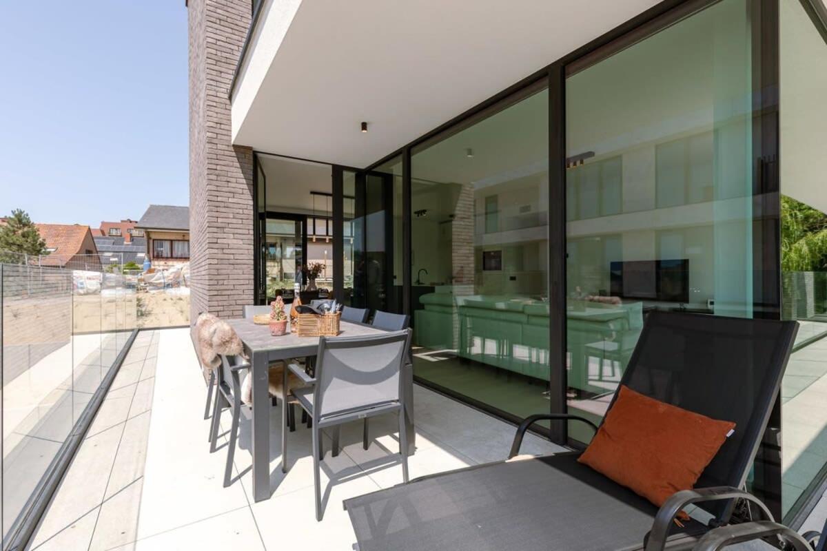 New, Luxurious And Modern Apartment With Private Parking Koksijde Kültér fotó