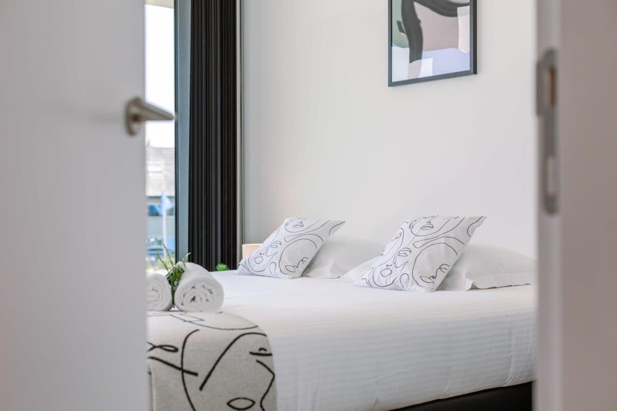 New, Luxurious And Modern Apartment With Private Parking Koksijde Kültér fotó