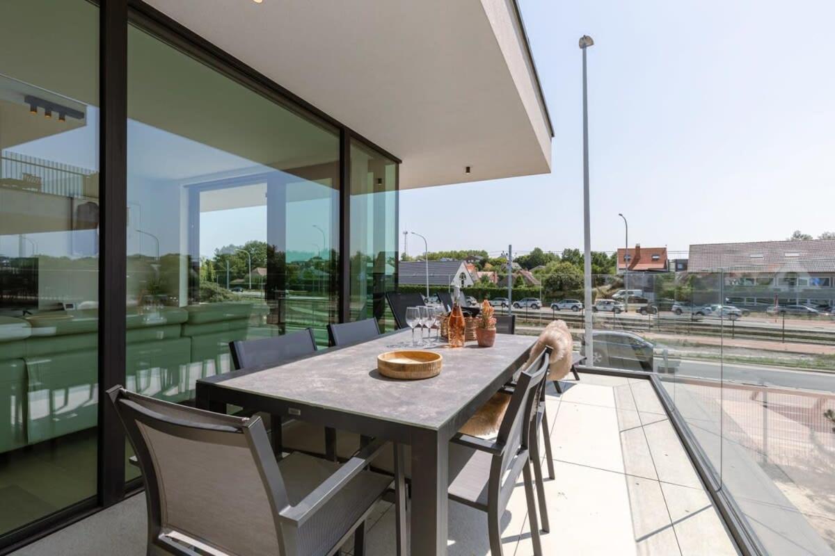 New, Luxurious And Modern Apartment With Private Parking Koksijde Kültér fotó