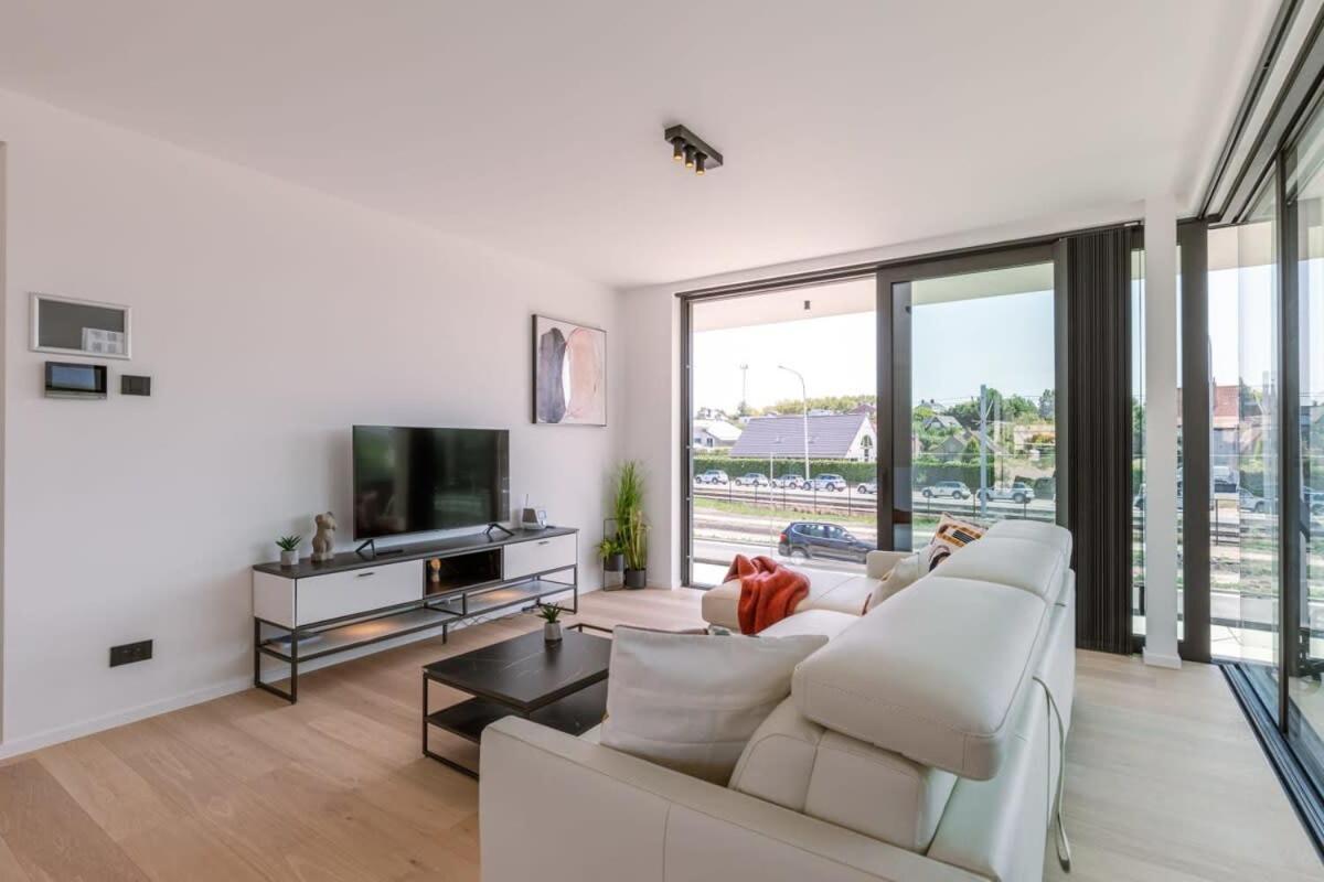 New, Luxurious And Modern Apartment With Private Parking Koksijde Kültér fotó