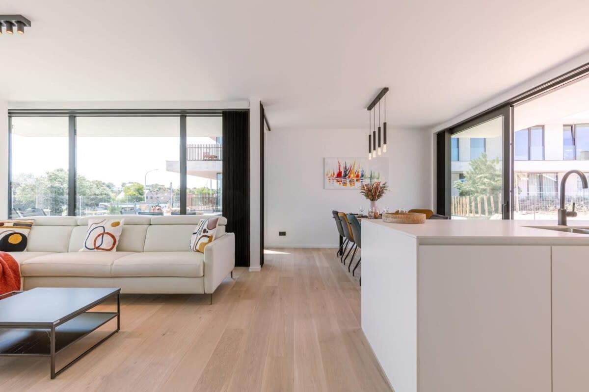 New, Luxurious And Modern Apartment With Private Parking Koksijde Kültér fotó